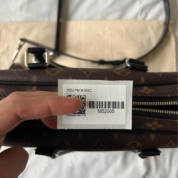 Louis Vuitton Porte Documents Voyage PM - Picture 4 of 4